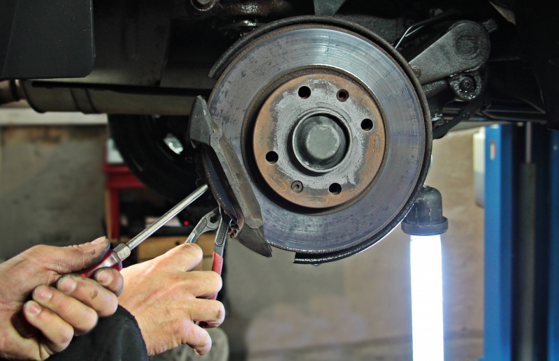 garagiste-CAGNES SUR MER-min_auto-repair-1954636